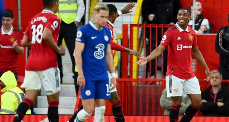 Manchester United goleó al Chelsea por Premier League.