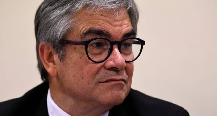 El ministro Mario Marcel salió a responder por las notas del FInancial TImes y The Economist sobre la Política Nacional del Litio