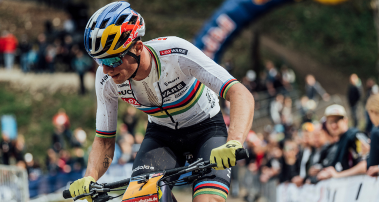 Martín Vidaurre se prepara para viajar a Europa para integrar nueva temporada en el UCI 2023.