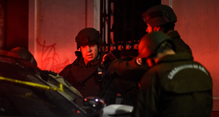 Más de 6 mil 700 detenidos deja masiva ronda nacional de Carabineros: casi mil detenidos diarios.