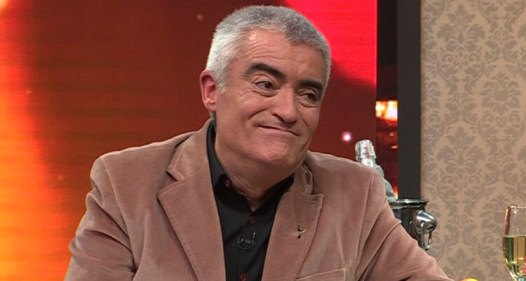 Mauricio Flores en Podemos Hablar contando su experiencia con su hija, que sufrió un ACV.