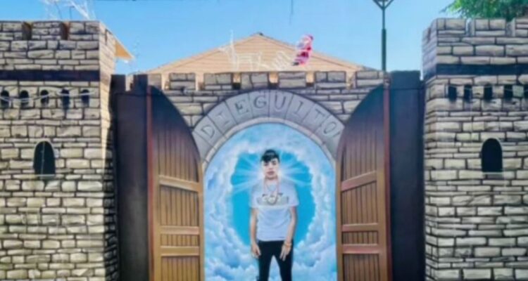 “Hay que demolerlos”: las reacciones de parlamentarios tras dichos de Monsalve sobre mausoleos narcos