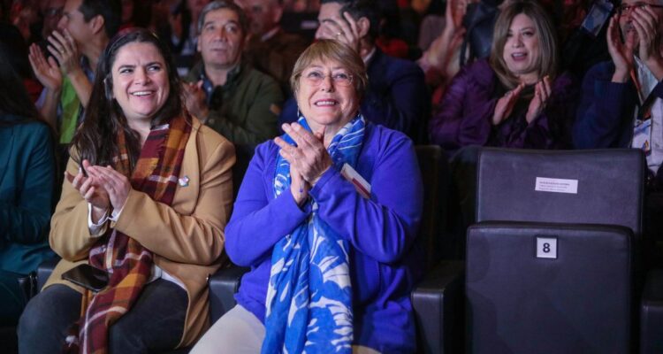 Bachelet pide paciencia frente a nueva Constitución y espera que sea escrita con enfoque de género