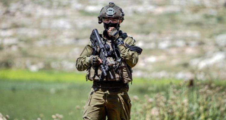 Un soldado israelí en Nablus