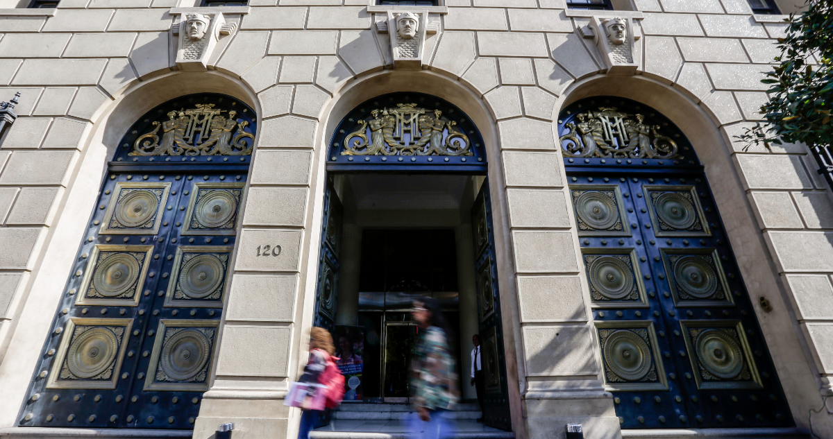 Hacienda finaliza colocación de bono social en pesos y destaca “histórica demanda extranjera”
