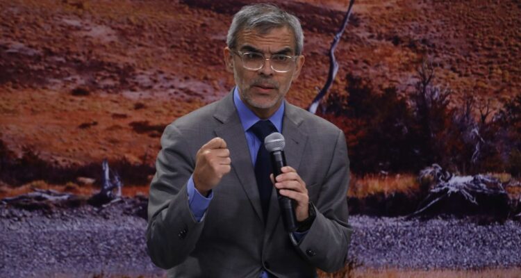 Cordero afirma que reforma constitucional “alternativa” para isapres “elude” el cumplimiento del fallo