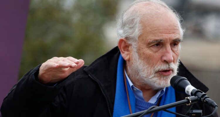 Ministro Montes se refirió a los avances del Plan de Emergencia Habitacional.