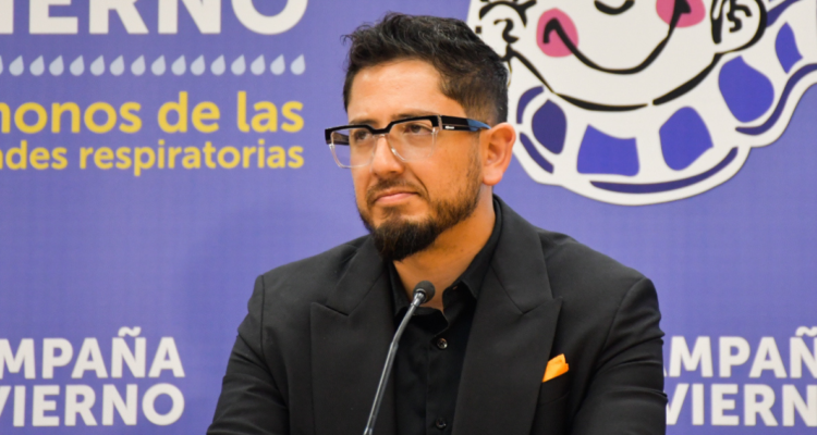 Minsal reporta alza de 15% en hospitalizaciones por causas respiratorias: destacan menores de 4 años.