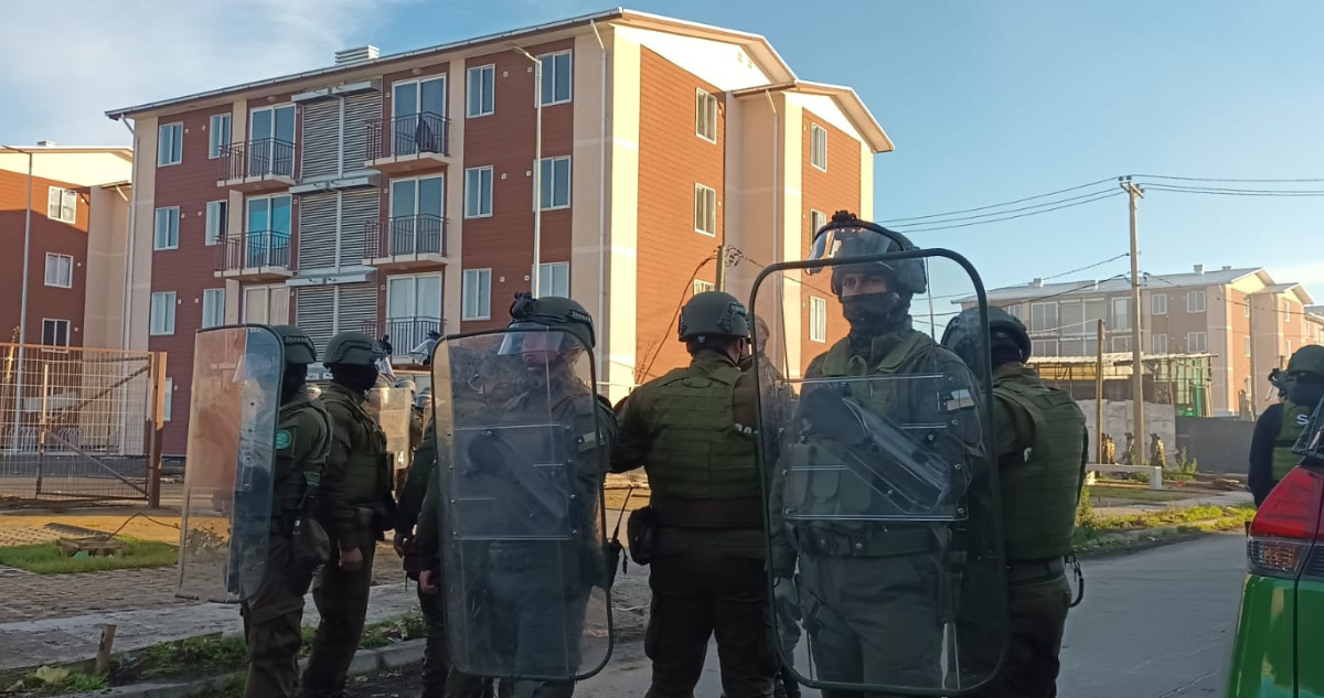 Mujer justifica toma de departamentos en San Pedro de la Paz: Son regalados a los exonerados políticos