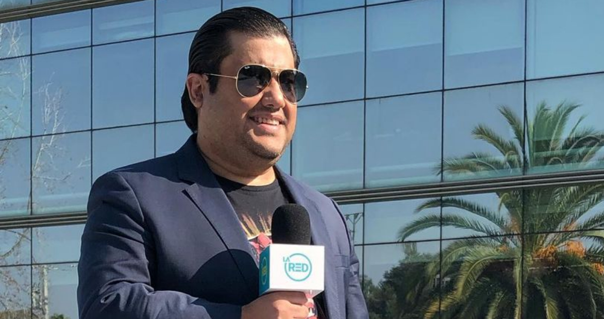 El periodista “Nacho Pop” en medio de una de sus coberturas para La Red.
