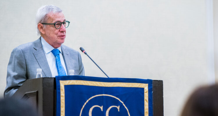 Van Klaveren conversa con ministro ucraniano sobre cómo “avanzar en la fórmula para la paz” en Europa