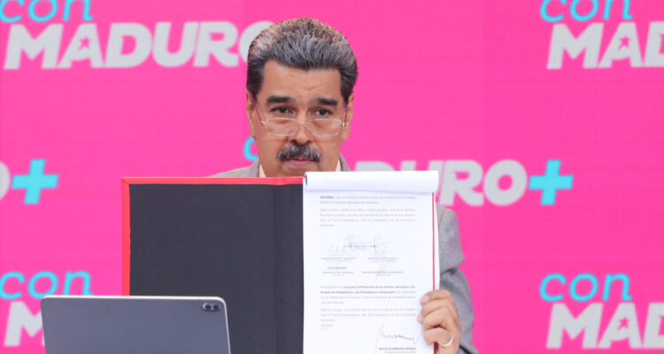 Nicolás Maduro reitera la idea de la unión continental