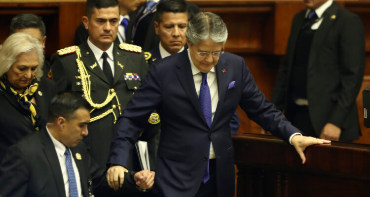 Qué es la Muerte Cruzada, el mecanismo con el que Guillermo Lasso disolvió el Congreso en Ecuador