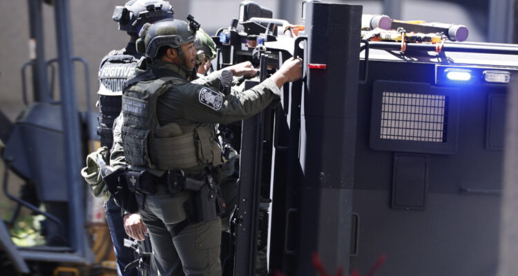 Ofrecen recompensa de US$10.000 por sospechoso de tiroteo en Atlanta