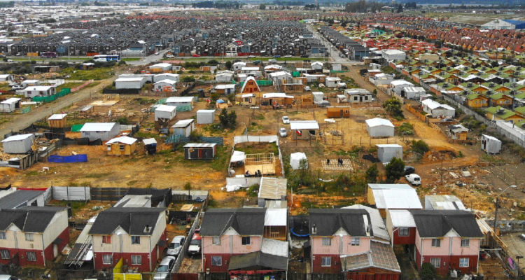 Ordenan desalojo de toma en sector destinado a construcción de viviendas sociales en Coronel