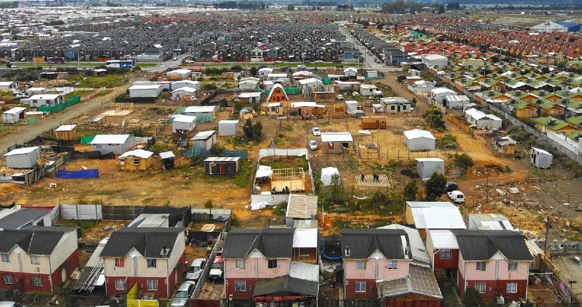 Ordenan desalojo de toma en sector destinado a construcción de viviendas sociales en Coronel