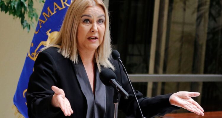 Jiles e interpelación a ministra Tohá: “Veremos cómo se hace un par de chalas con diputado Longton”