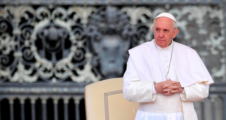 Papa Francisco suspende todas sus actividades a causa de una fiebre