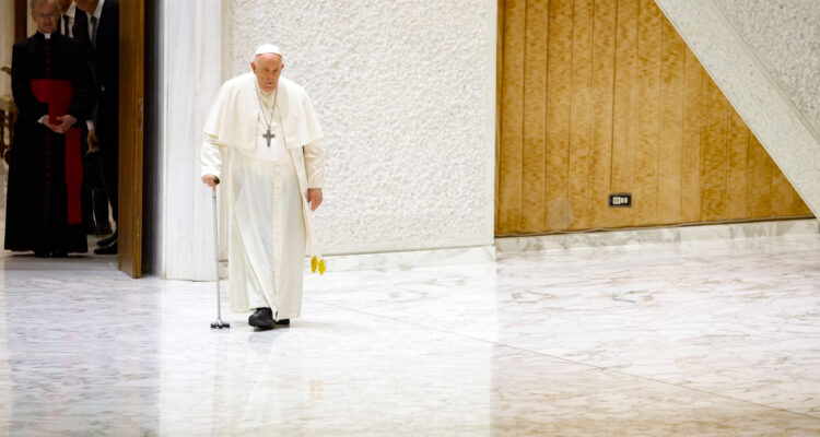 Papa Francisco designa a un emisario de paz para Ucrania