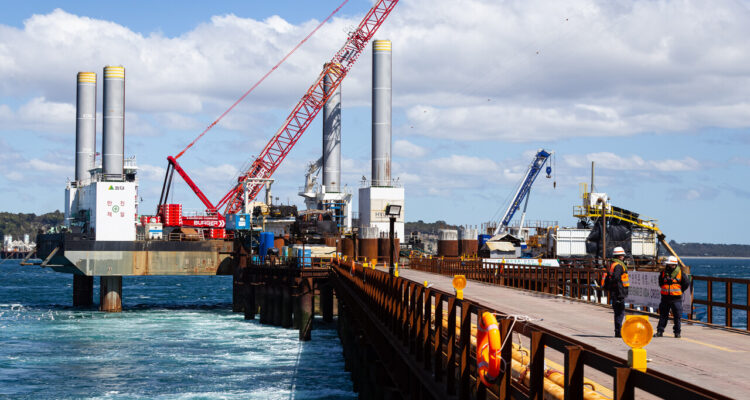 Trabajadores de Puente Chacao en paro indefinido: piden cumplir con pagos de sueldos y acusan despidos