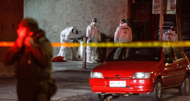 Confirman que adolescentes muertos perpetraron portonazo: se desconoce paradero del autor de disparos