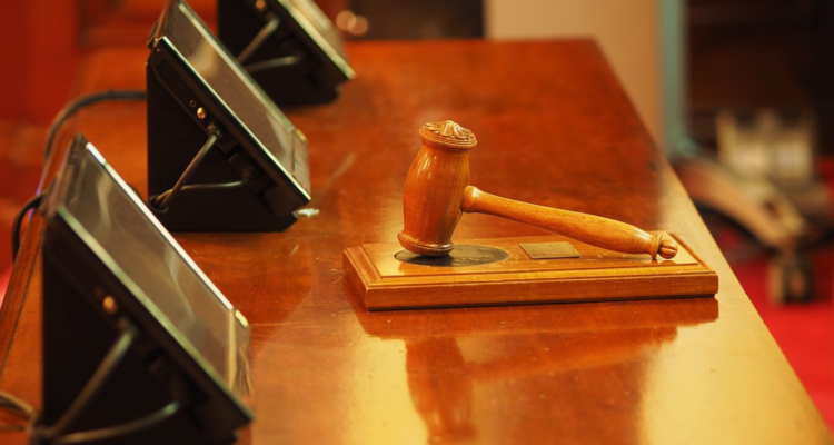 Juez niega prisión preventiva a hombre acusado de secuestro de pareja y porte de municiones en Osorno