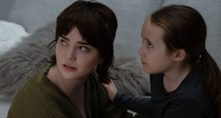 Las dos protagonistas de The Boogeyman en una de las escenas de la película.