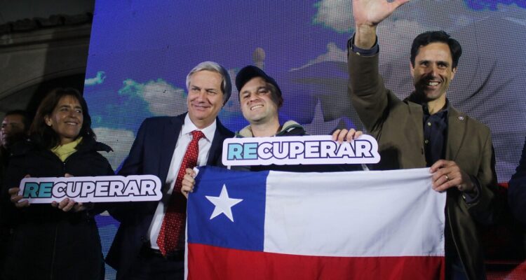 Un 61% de los encuestados por Cadem cree que el Partido Republicano trabajarán para que el proceso constituyente en curso funcione.