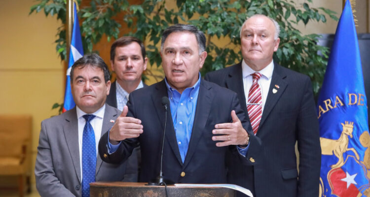 Diputados RN piden al fiscal Valencia aplicar Ley Antiterrorista en las investigaciones de ataques