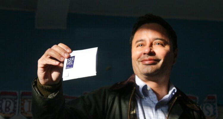 Carter no comparte dichos de Chahuán, pero considera legítimo si votantes protestan contra Boric