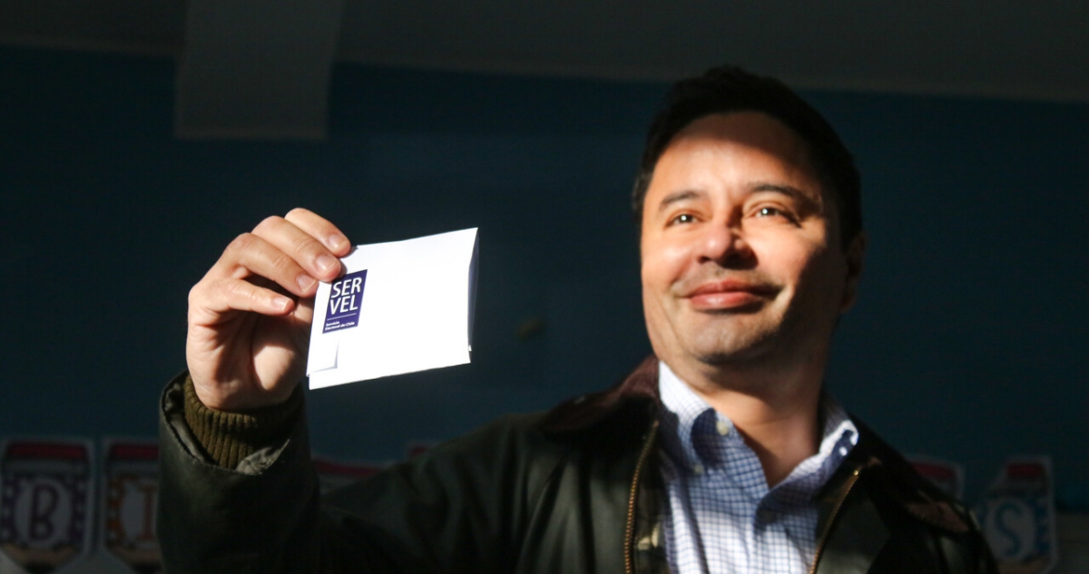 Carter no comparte dichos de Chahuán, pero considera legítimo si votantes protestan contra Boric