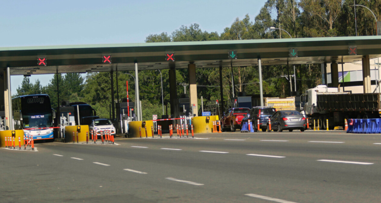 Alcaldes acusan incumplimiento del Gobierno por reajuste a peaje en Ruta del Itata