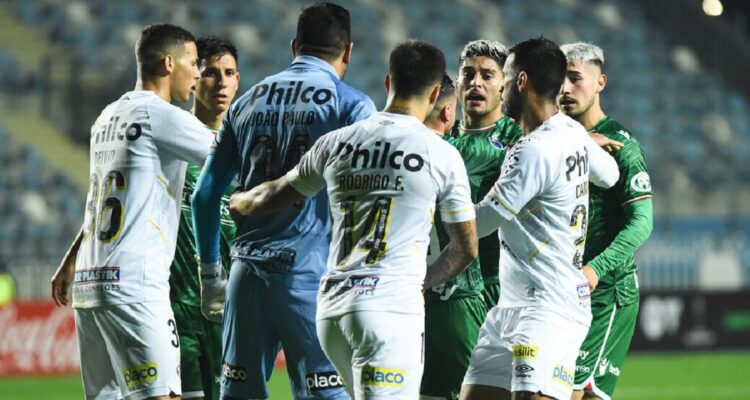 Santos reveló cuál fue el gesto racista sufrido en Chile ante Audax Italiano
