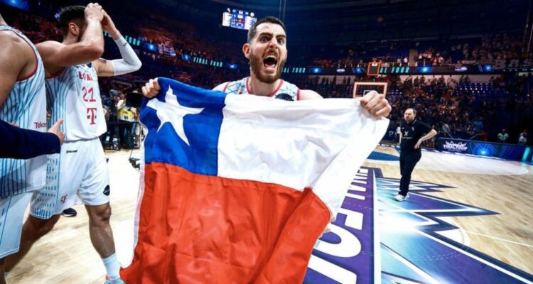 Sebastián Herrera durante los festejos por ganar la Champions League.