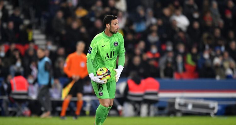 Sergio Rico se mantiene estable dentro de su gravedad