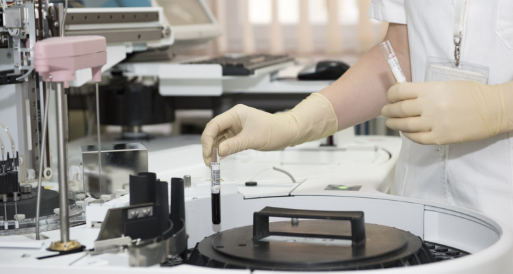 Funcionarios acusan crisis en SML Valparaíso por falta de laboratorio: habría 2 mil causas paralizadas