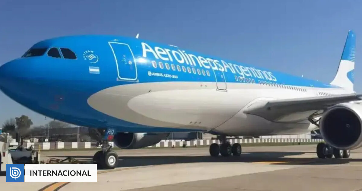 ‘The plane will break’: Argentinian stewardess threatens to change flight to Miami