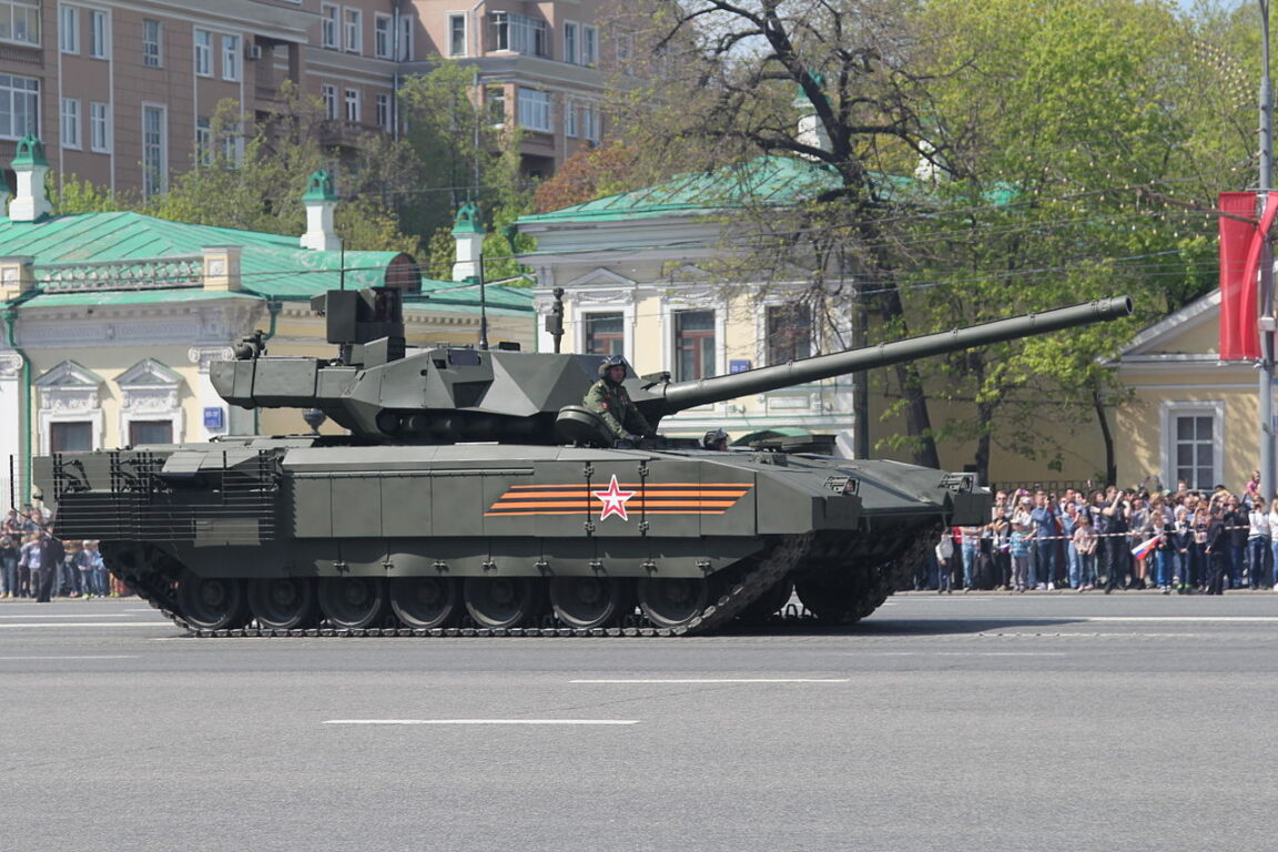 Un T-14 en el desfile militar 