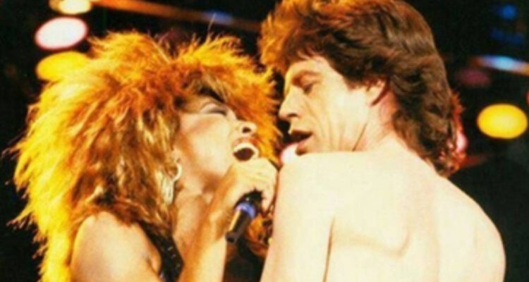 Tina Turner cantando con Mick Jagger. La cantante le enseñó al Rolling Stone a bailar.