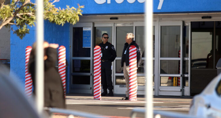 Tiroteo deja varios muertos en un centro comercial de Texas