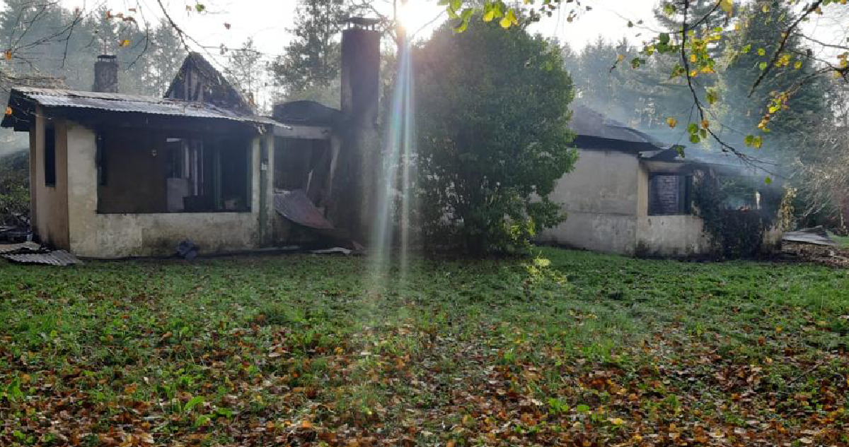 Tres viviendas fueron destruidas tras ataque incendiario en La Araucanía