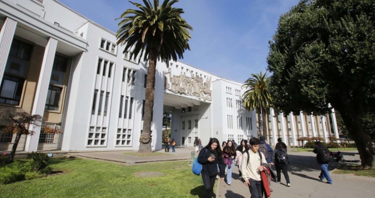 Polémica en redes social tras anuncio de la Universidad de Concepción (UdeC) de apertura de carrera de Teatro para Admisión 2024.