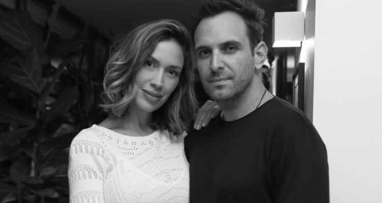 La modelo Vanesa Borghi junto a su pareja. La pareja informó la muerte de su hija poco después de nacer a los seis meses.