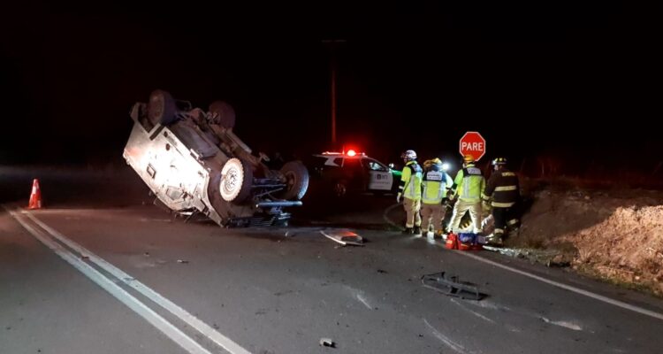 Volcamiento de vehículo blindado de carabineros en Los Sauces