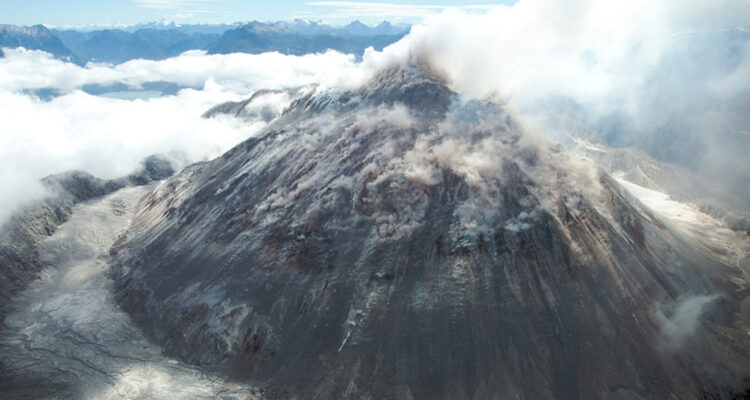 La erupción del volcán Chaitén en 2008.