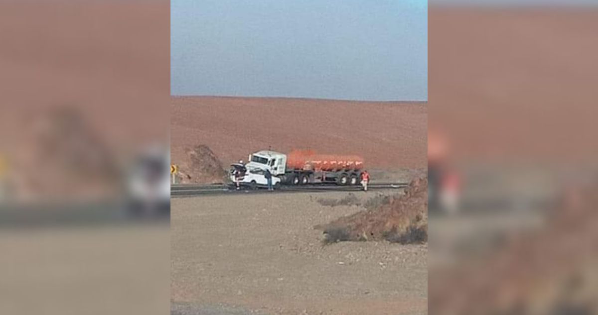 Fatal accidente entre camión que trasladaba ácido y vehículo menor deja cuatro muertos en Chañaral