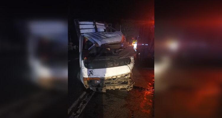 Accidente de tránsito entre dos camiones deja al menos un muerto en Constitución