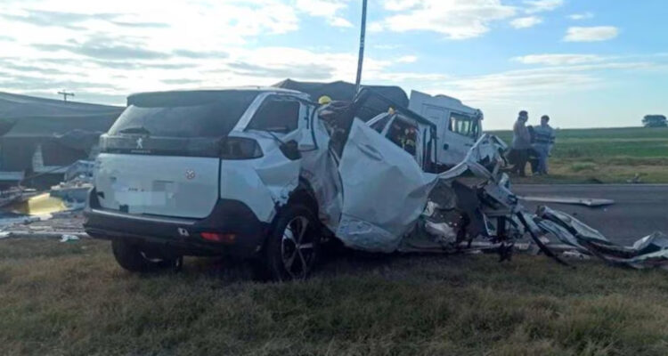Familia chilena muere en trágico accidente en Argentina tras impactar con camión