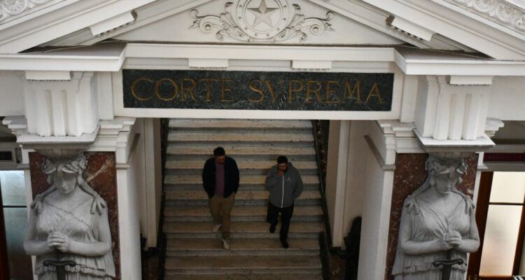 Ingresan primer recurso de aclaración a la Suprema por isapres tras polémica entrevista de Vivanco