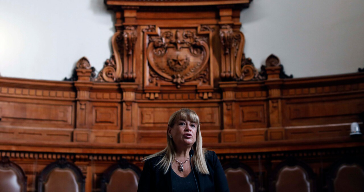 Parlamentarios evalúan Acusación Constitucional contra ministra Vivanco por dichos sobre isapres